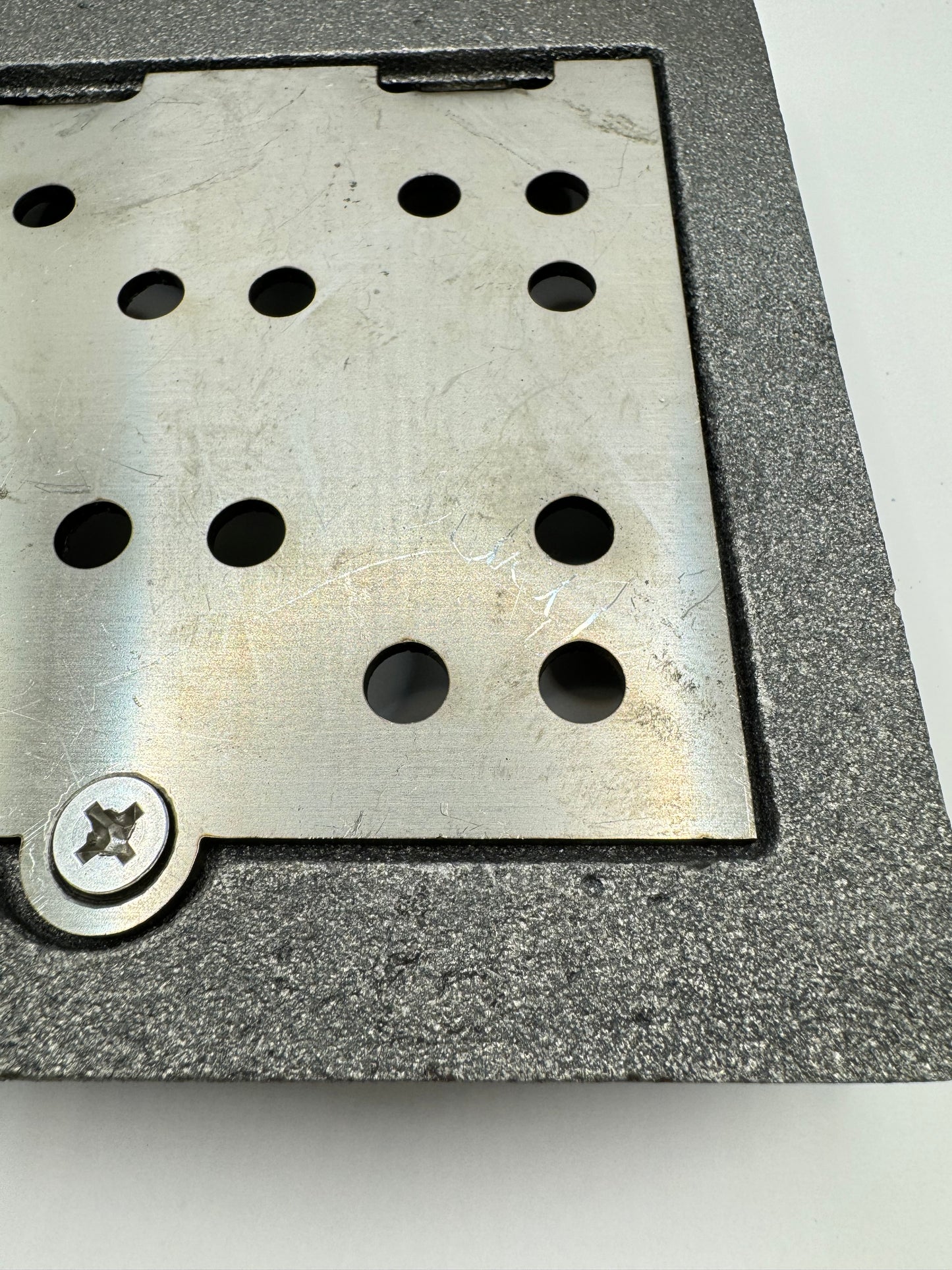 6.5  Square Cast Iron Drain with Cover（Durable Cast Iron Floor Drains for Commercial &amp; Residential Use）