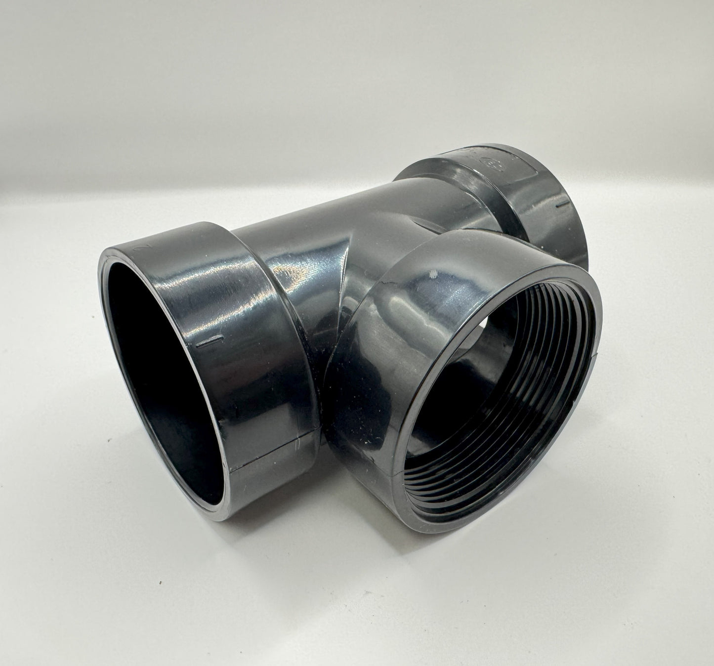 ABS Cleanout Tee with Plug ABS DWV Test Tee– Magnum Plumbing Wholesale | UPC certified fitting for ABS/DWV plumbing systems